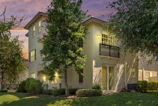 The Village At Swinton Square, 118 N Longport Cir #D2, Delray Beach, Florida 33444, image 2