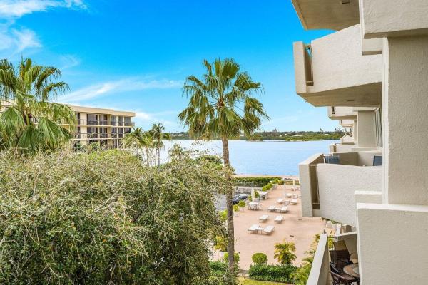 Carlyle House, 2773 S Ocean Blvd #4140, Palm Beach, Florida 33480, image 2