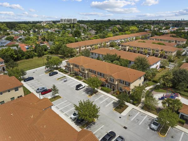 Charleston Commons, 4336 Braxton Ave, West Palm Beach, Florida 33417, image 2