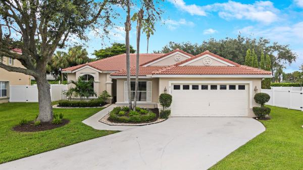 Turnbury Village, 6020 Royal Birkdale Dr, Lake Worth Beach, Florida 33463, image 1