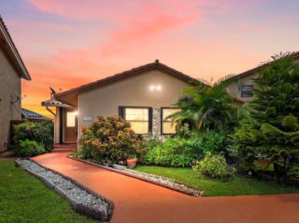 Tamiami Lakes, 13528 SW 9th Ln, Tamiami, Florida 33184, image 1