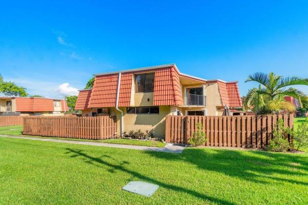 Banyan Lake, 8140 Thames Blvd #C, Boca Raton, Florida 33433, image 1