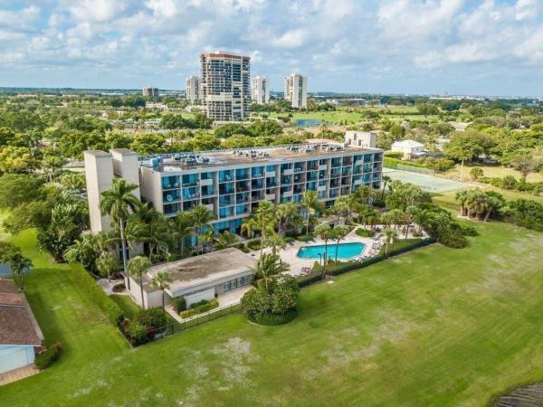 Lakeshore Club, 1830 Embassy Dr #412, West Palm Beach, Florida 33401, image 1