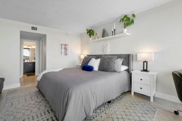 Lakeshore Club, 1830 Embassy Dr #412, West Palm Beach, Florida 33401, image 1