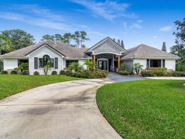 Pinewood Of Wellington, 13825 Greentree Trl, Wellington, Florida 33414, image 1