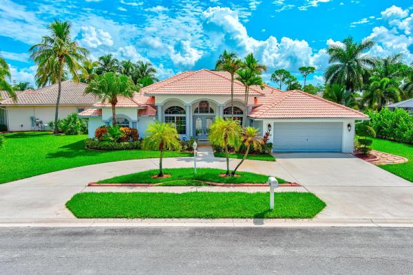 The Estates Of Royal Palm Beach, 102 Cypress Cres, Royal Palm Beach, Florida 33411, image 1