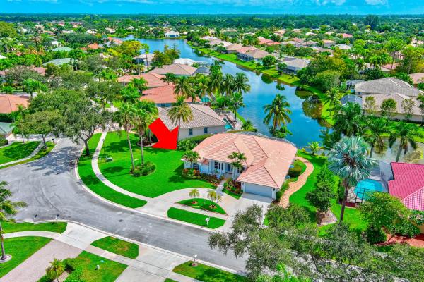 The Estates Of Royal Palm Beach, 102 Cypress Cres, Royal Palm Beach, Florida 33411, image 2