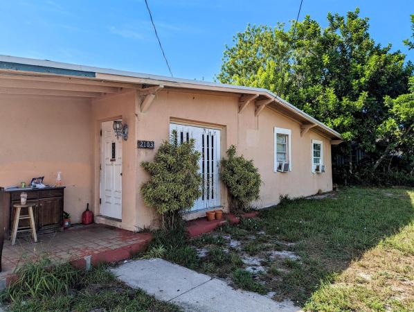 Indian Hills Estates, 2103 Golfview Ct, Fort Pierce, Florida 34950, image 1
