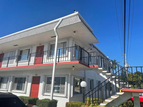 Murry Hills, 3320 Lake Osborne Dr #211, Lake Worth Beach, Florida 33461, image 1