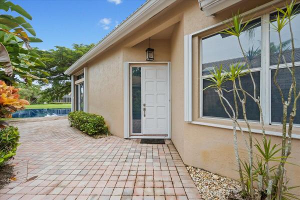 Cambridge At Wycliffe, 4546 Carlton Golf Dr, Lake Worth, Florida 33449, image 2