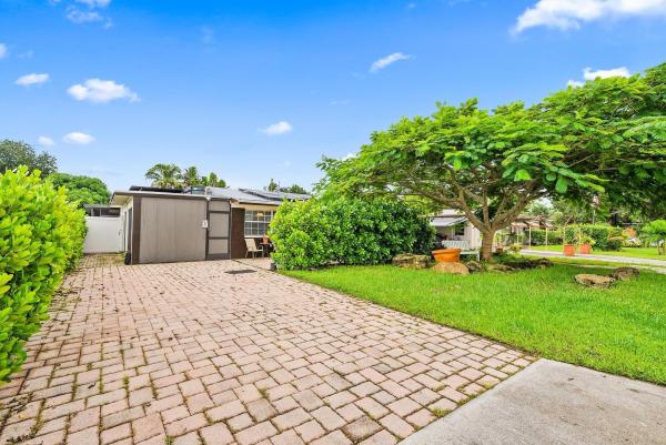 Mulholland, 884 Mango Dr, West Palm Beach, Florida 33415, image 1