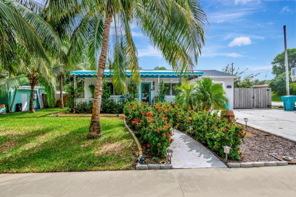 Beverly Hills, 468 W Ocean Ave, Boynton Beach, Florida 33435, image 1