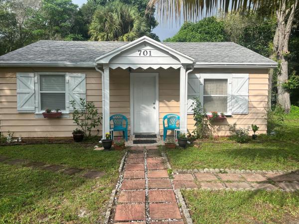 Tucker Terrace, 701 S 17th St, Fort Pierce, Florida 34950, image 1