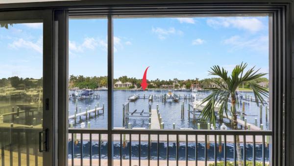Bay Colony, 521 Bay Colony Dr N, Juno Beach, Florida 33408, image 1
