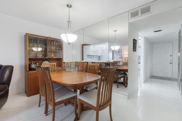 Huntington Lakes 5, 7270 Ashford Pl #401, Delray Beach, Florida 33446, image 1