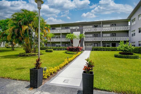 Suffolk At Century Village, 169 Suffolk E, Boca Raton, Florida 33434, image 1