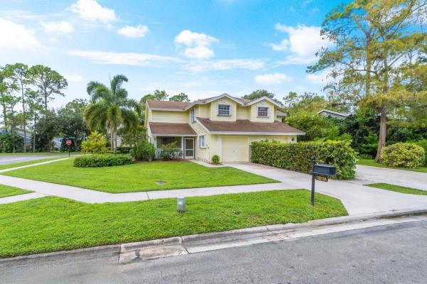 Emerald Forest Of Wellington, 13212 Quiet Woods Rd #A, Wellington, Florida 33414, image 1