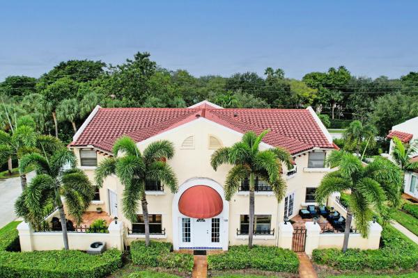 Uno Lago, 19 Uno Lago Dr, Juno Beach, Florida 33408, image 1