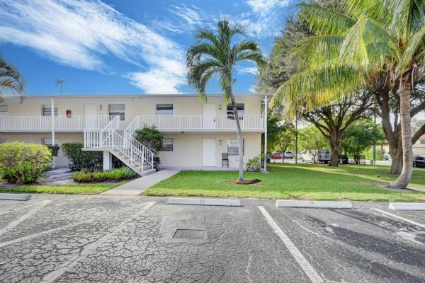 Hovianna, 1733 3rd Ave #24, Lake Worth Beach, Florida 33460, image 1