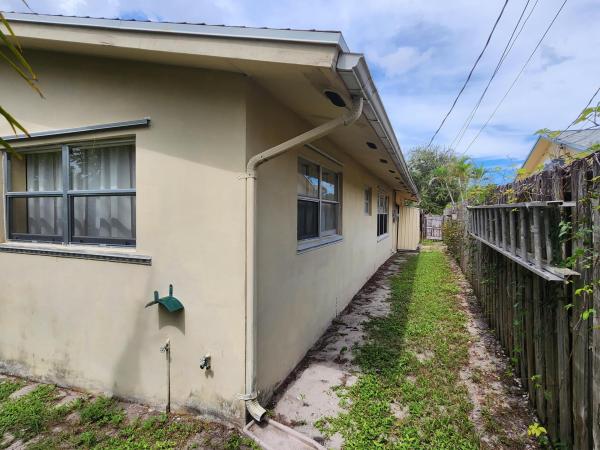 North Palm Beach No HOA, 2084 S Palm Cir, North Palm Beach, Florida 33408, image 1