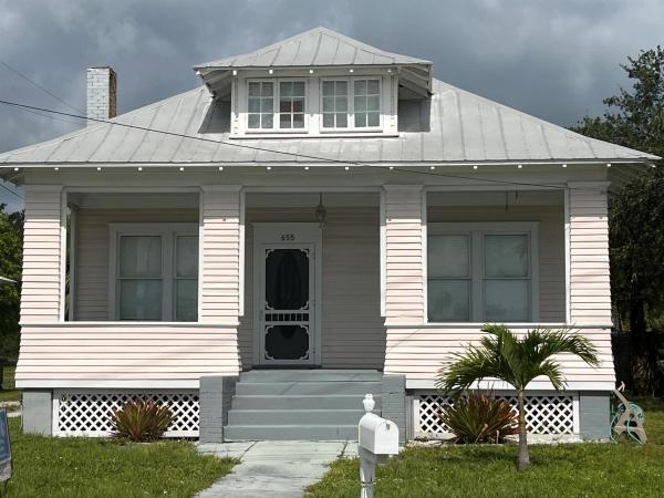 Edgartown, 655 N 2nd St, Fort Pierce, Florida 34950, image 1