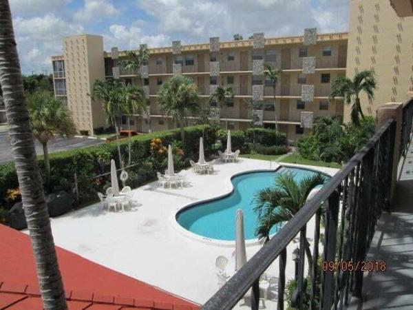 Warrenton House, 2145 Pierce St #201, Hollywood, Florida 33020, image 1