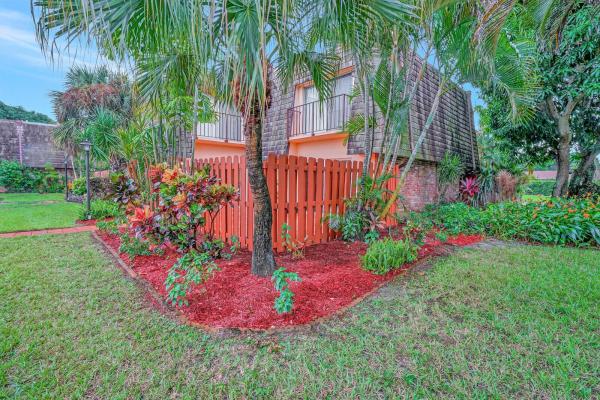 Los Mangos Patio Villas, 542 SE 27th Way, Boynton Beach, Florida 33435, image 1