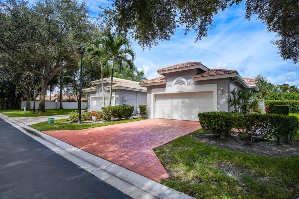 Palm Isles West, 9599 Crescent View Dr, Boynton Beach, Florida 33437, image 1
