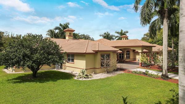 Whippoorwill Lakes, 985 Whippoorwill Isle, West Palm Beach, Florida 33411, image 1