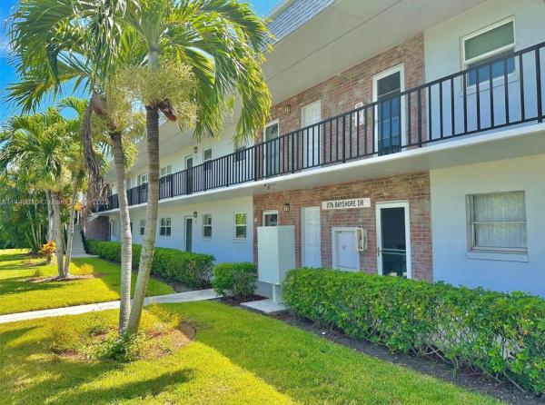The Colonnades, 1176 Bayshore Dr #105, Fort Pierce, Florida 34949, image 1