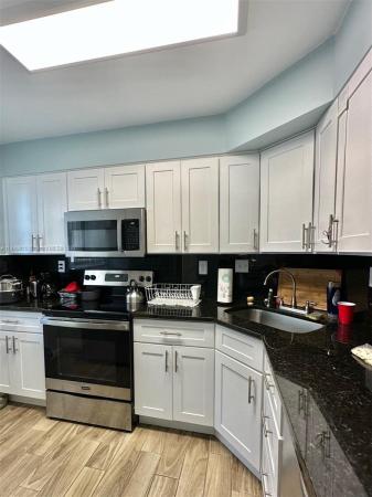 The Colonnades, 1176 Bayshore Dr #105, Fort Pierce, Florida 34949, image 1