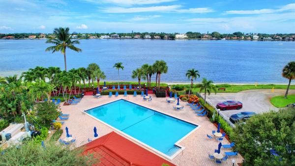 Half Moon Bay, 106 Half Moon Cir ##F1, Hypoluxo, Florida 33462, image 1