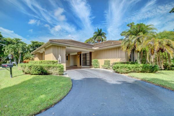 Muirfield Villas, 755 Muirfield Cir, Atlantis, Florida 33462, image 1