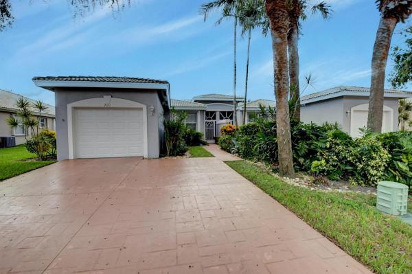 Palm Isles West, 9571 Crescent View Dr, Boynton Beach, Florida 33437, image 1