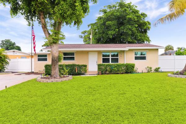 Lake Belvedere Estates, 774 Sarazen Dr, West Palm Beach, Florida 33413, image 1