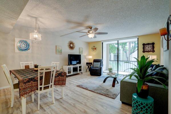 Palmetto At Las Verdes, 5220 Las Verdes Cir #203, Delray Beach, Florida 33484, image 1