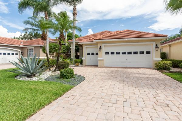 Huntington At Wycliffe, 4446 Hazleton Ln, Lake Worth Beach, Florida 33449, image 1