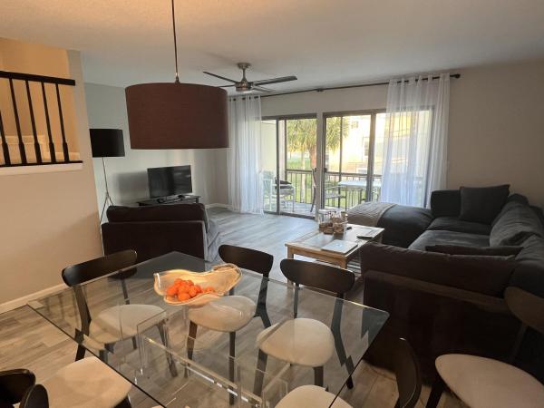 Riverbend Country Club, 18420 SE Wood Haven Ln #E, Tequesta, Florida 33469, image 1