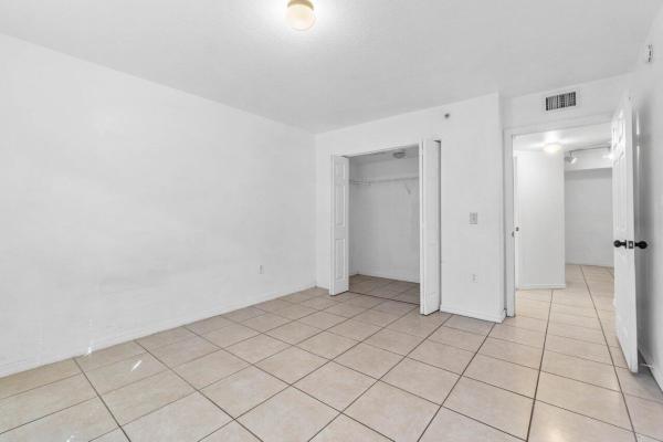Emerald Isle At Laguna Lakes, 4241 San Marino Blvd #108, West Palm Beach, Florida 33409, image 2