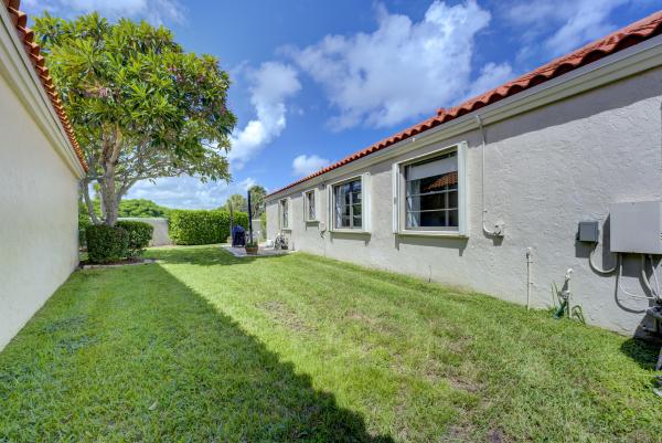 St Tropez At Crystal Pointe, 13334 Saint Tropez Cir, Palm Beach Gardens, Florida 33410, image 2