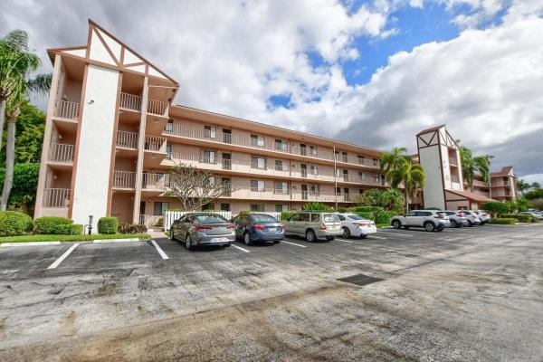Huntington Lakes 4, 7281 Amberly Ln ##207, Delray Beach, Florida 33446, image 1