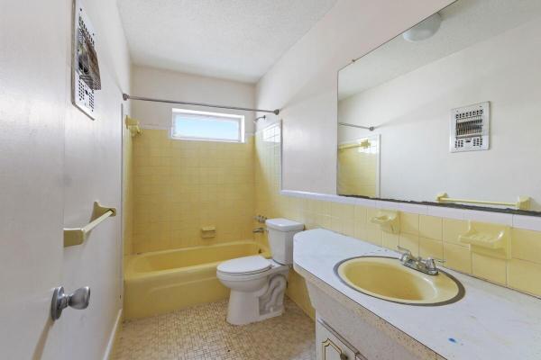 Oakland Villas, 4321 NW 47th Ter, Lauderdale Lakes, Florida 33319, image 3