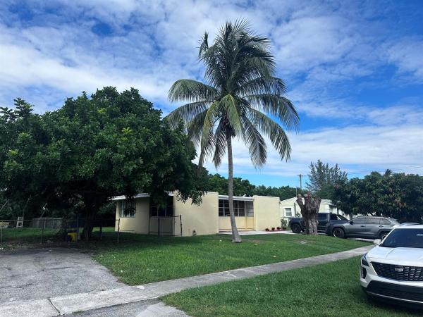 Seminole Manor, 455 Pensacola Dr, Lake Worth Beach, Florida 33462, image 1