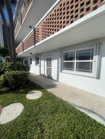 Lighthouse Point Gardens South, 2050 NE 39th St #E110, Lighthouse Point, Florida 33064, image 1