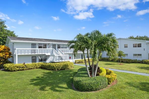 Newport, 293 Newport T, Deerfield Beach, Florida 33442, image 2