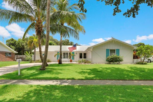 Yacht Club, 125 Atlantic Rd, North Palm Beach, Florida 33408, image 1