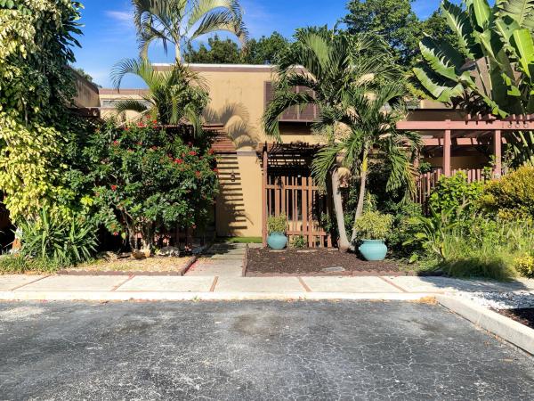 Villas Central, 1590 W Golfview Dr, Pembroke Pines, Florida 33026, image 1