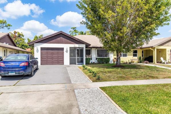 Guilford Villas, 895 Lantern Tree Ln, Wellington, Florida 33414, image 1