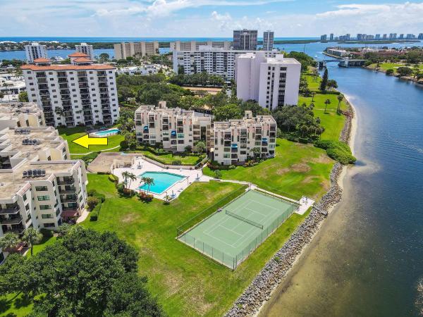 Everglades, 372 Golfview Rd #301, North Palm Beach, Florida 33408, image 1