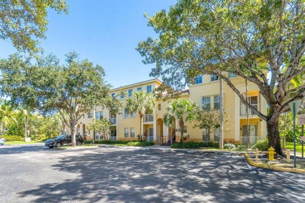 Courtyards At Jacaranda, 150 Jacaranda Country Club Dr #206, Plantation, Florida 33324, image 1